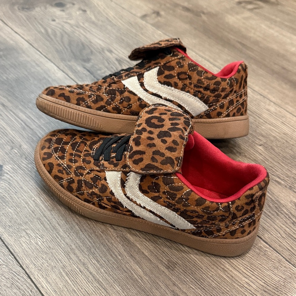 Girls leopard print shoes size 1